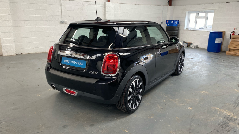 MINI Hatchback 1.5 Cooper Exclusive II 3dr Petrol Hatchback